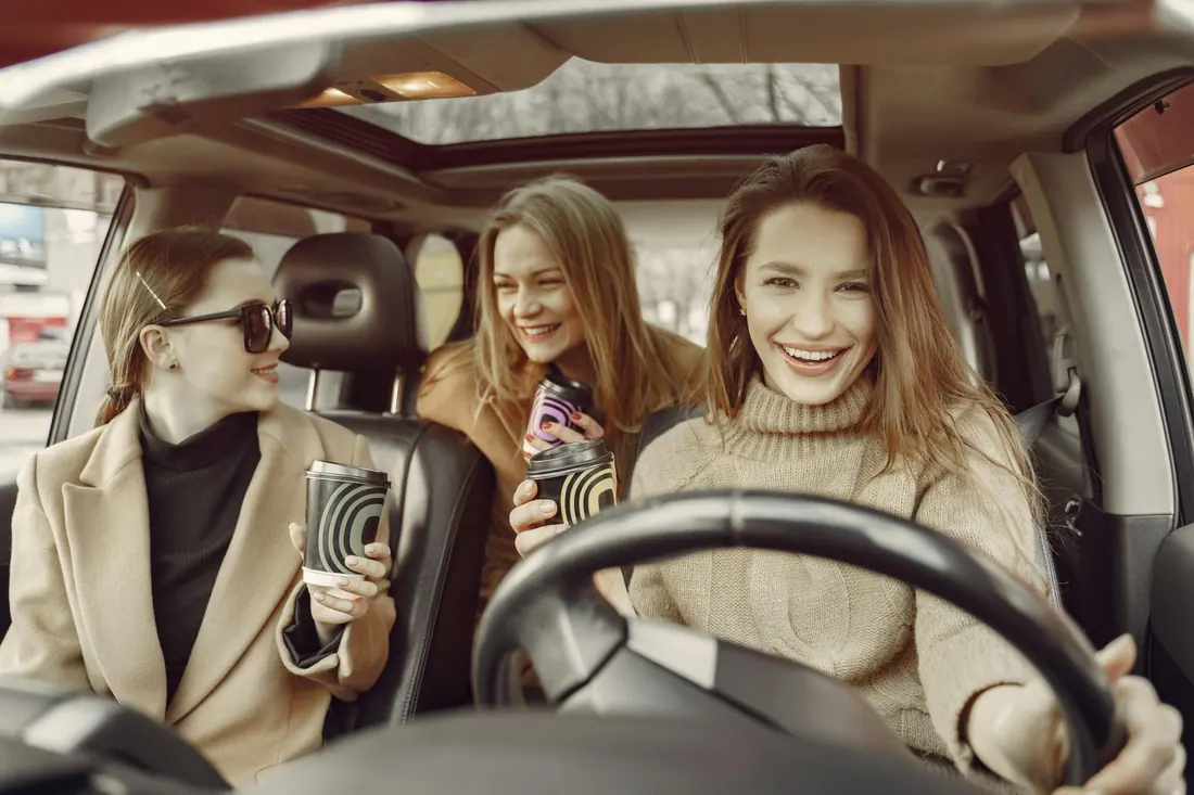 Xe ghép cho nhóm bạn đi chơi cuối tuần có tiện không